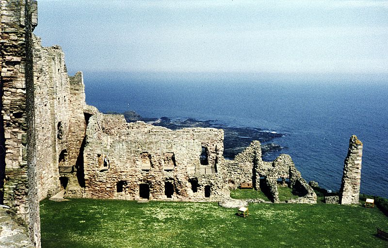 Tantallon Castle 3