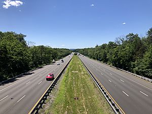 2021-06-16 14 32 14 View west along Interstate 80 from the overpass for Morris County Route 621 (Changebridge Road) in Montville Township, Morris County, New Jersey