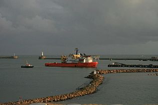 A ship bound for the cement works in Peterhead Bay - geograph.org.uk - 1608140