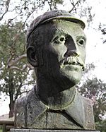 Bust of George Giffen.jpg