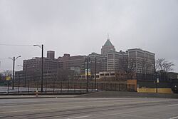 Detroit December 2021 35 (New Center skyline)