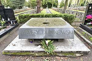Grób Xawerego Dunikowskiego Powązki Wojskowe