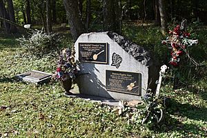Grandpa Jones gravestone
