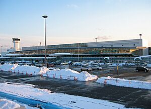 Hakodate-Airport-01