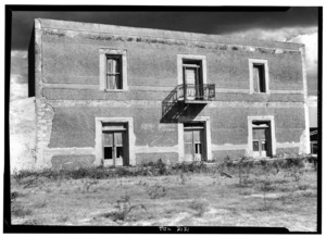 Historic American Buildings Survey, W. Eugene George, Jr., Photographer July, 1961 NORTH ELEVATION (PLAZA FACADE). - Leocadia Leandro Garcia House, Southwest corner of Main Plaza HABS TEX,214-ROMA,2-1