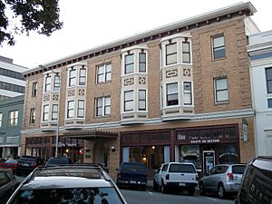 Hotel St. Matthew, 215-229 Second Ave., San Mateo, CA 7-31-2011 8-10-01 PM