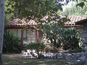 House at 333 South Mills Avenue, Russian Village District