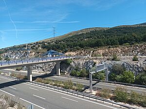 Los Ángeles de San Rafael's train station and the AP-61 motorway