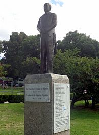 Marcelo Torcuato de Alvear Recoleta estatua