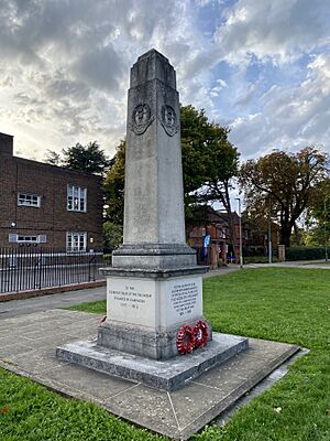 Middlesex Regiment War Memorial, Mill Hill, October 2022 02
