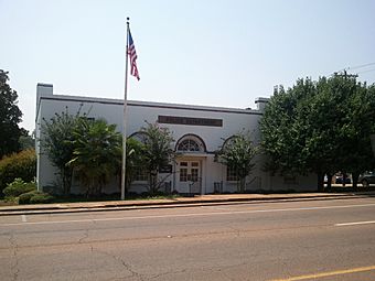 Old US Post Office (Philadelphia, Mississippi).jpg