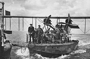 Seaplane lighter and Curtiss H12