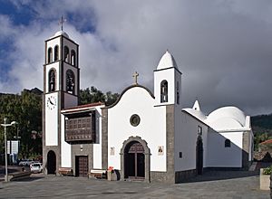 Tenerife - Santiago del Teide church 02.jpg