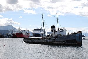 Ushuaia Harbor Photo by Sascha Grabow