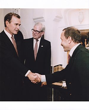 Vice President George H.W. Bush et Djelloul Khatib, Alger1983