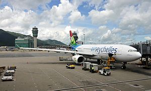 13-08-07 - Airbus A330 - hongkong airport