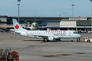 Air Canada Express - Embraer E175 - C-FXJC (Quintin Soloviev)