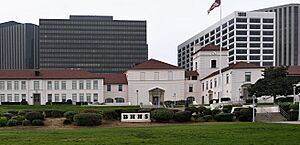 Beverly Hills High School 2015 (cropped)