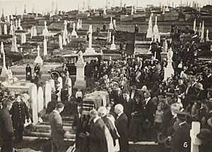 Henry Lawson's funeral, at Waverley Cemetery 1922