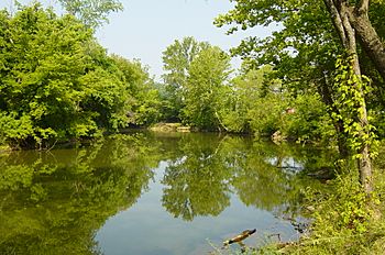 Hocking River at Logan, Ohio.jpg