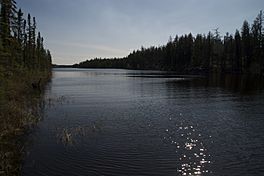 Holt Lake (Manitoba).jpg