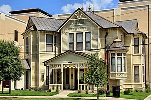 Hutchison house san marcos 2013