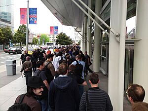 In line for the Keynote (3608785470)