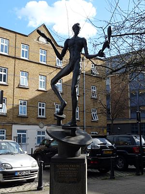 Juggling Figure by Simon Stringer, Hoxton
