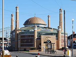 Masjid Umar, Leicester (cropped).JPG