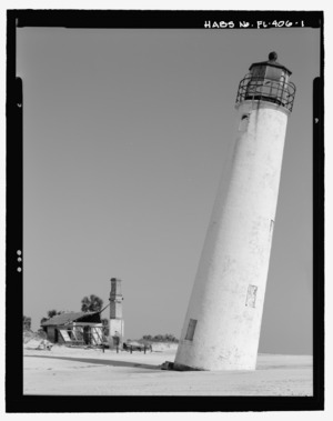 NORTHEAST VIEW WITH LIGHTHOUSE KEEPER'S DWELLING IN BACKGROUND, 275 DEGREES OFF NORTH - Cape Saint George Lighthouse, Cape St. George , Apalachicola, Franklin County, FL HABS FL-406-1