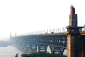 Nanjing Yangtze River Bridge02