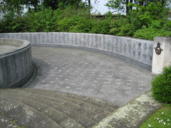 Northolt, Polish War Memorial (2) - geograph.org.uk - 796780