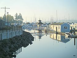 Port of Poulsbo floating office - panoramio.jpg