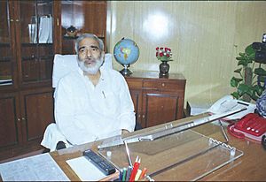 Shri Raghuvansh Prasad Singh in his office after taking over the charge as the Union Minister of Rural Development in New Delhi on May 24, 2004