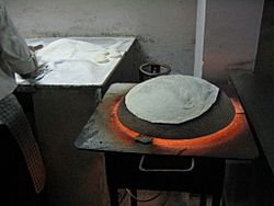 Tandoori roti I - initial contact (354969180).jpg