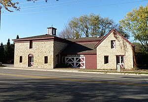 2010-1014-TwogoodBarns01