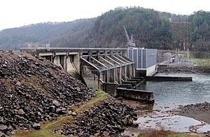 Chilhowee-dam-tn1