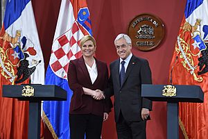 Firma de acuerdo y declaración a la prensa junto a la Presidenta de Croacia 3