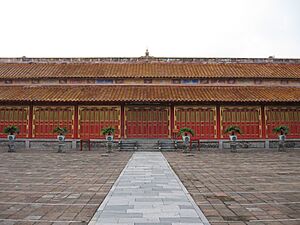 Forbidden Purple City, Hue - panoramio - Colin W