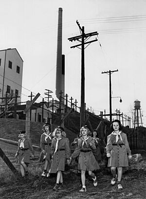 Girl Scouts at Oak Ridge