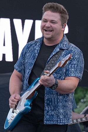 Hunter Hayes at Peterson Space Force Base (cropped)