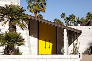 Mid-century modern house in Palm Springs