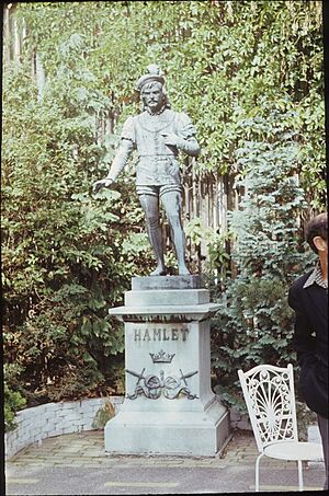 Nielsine Petersen - Hamlet, 1900 - Helsingor, Hotel Marienlyst - 137.88