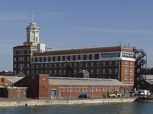 Portsmouth harbour (8009868607)