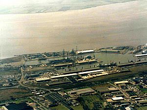 Queen Elizabeth and King George Docks - geograph.org.uk - 324157