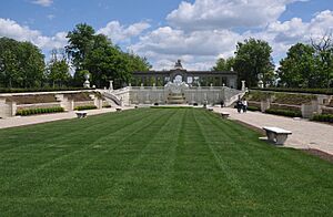 SUNKEN GARDEN AT NEMOURS MANSION, DELAWARE