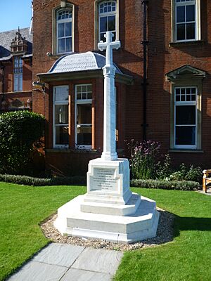 The war memorial at Dulwich Hospital - geograph.org.uk - 2605554