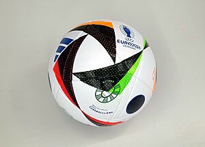 UEFA Euro 2024 Match Ball Fussballliebe