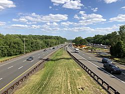 2021-05-27 16 47 32 View south along the northbound lanes of New Jersey State Route 444 (Garden State Parkway) from the overpass for Monmouth County Route 52 (Red Hill Road) in Middletown Township, Monmouth County, New Jersey