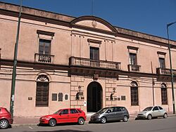 Colegio Urquiza (afuera).JPG